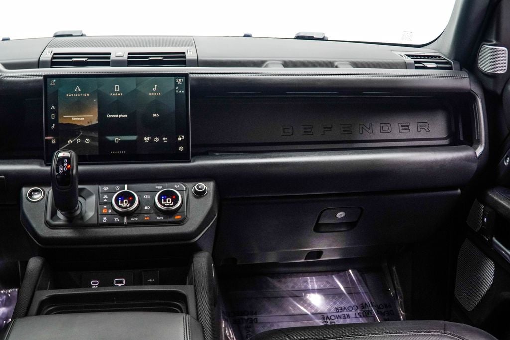 2024 Land Rover Defender 130 Outbound