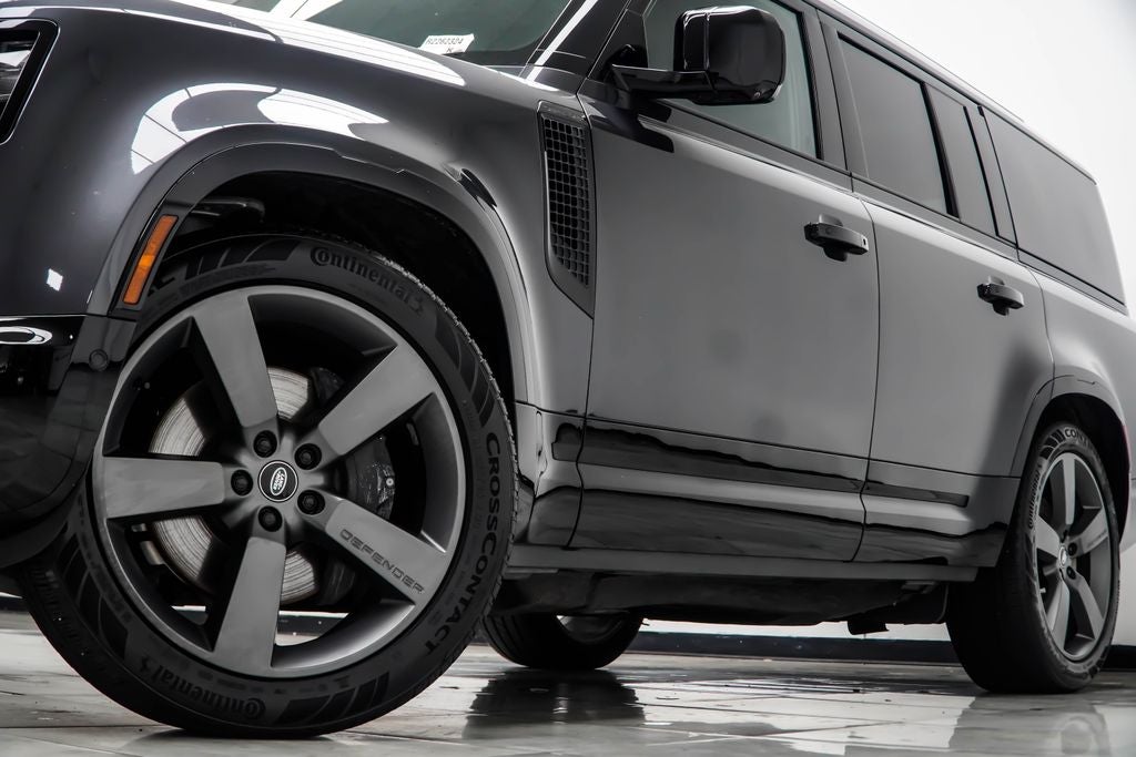 2024 Land Rover Defender 130 Outbound
