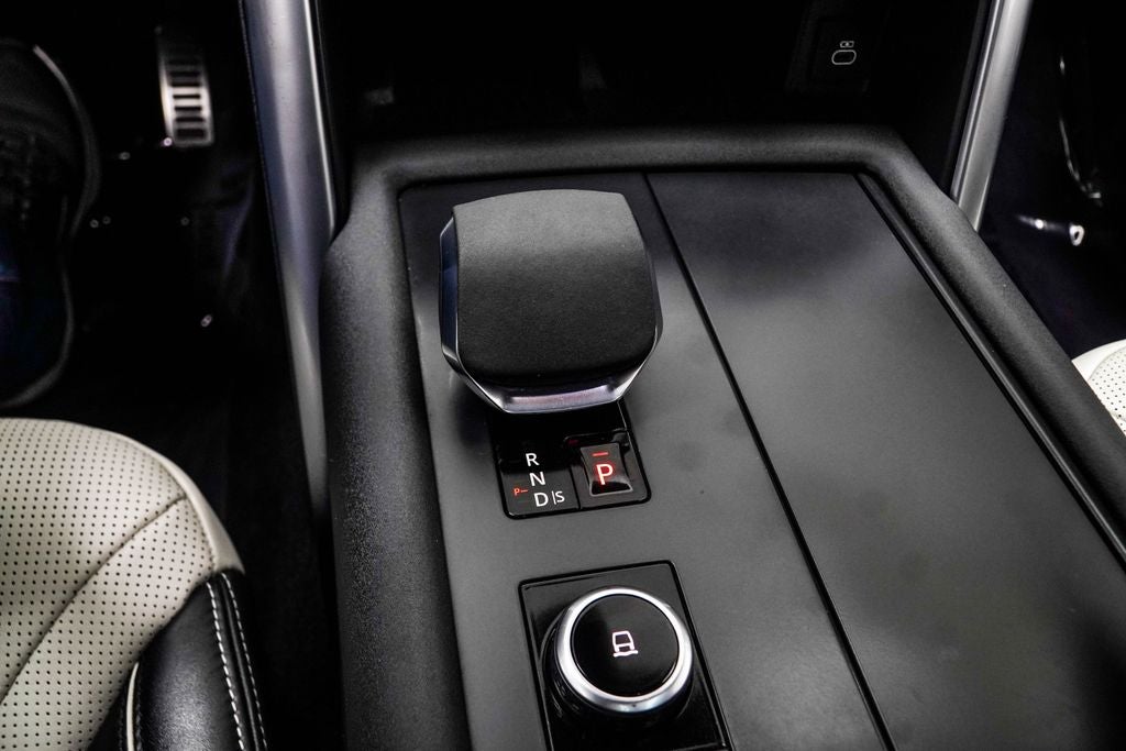 2023 Land Rover Discovery HSE R-Dynamic