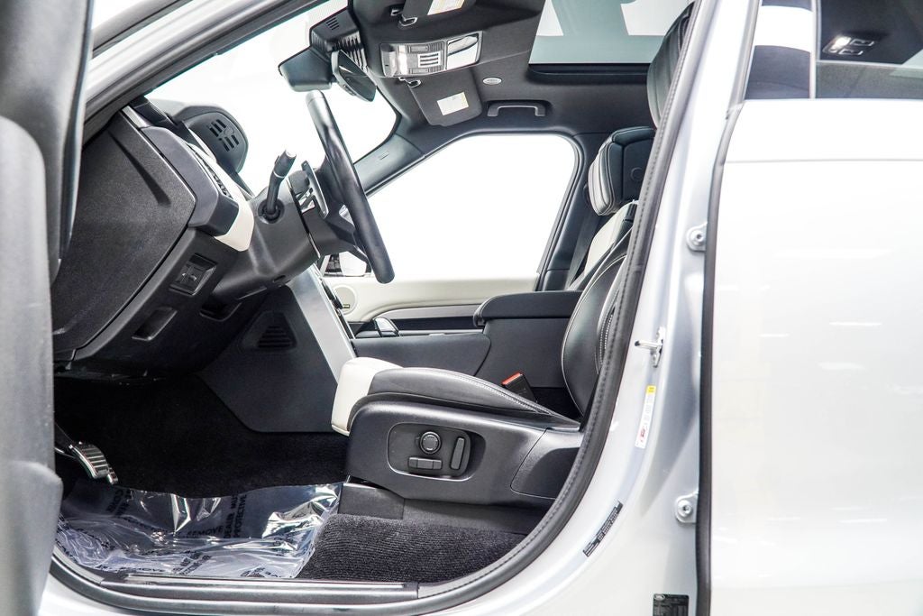 2023 Land Rover Discovery HSE R-Dynamic