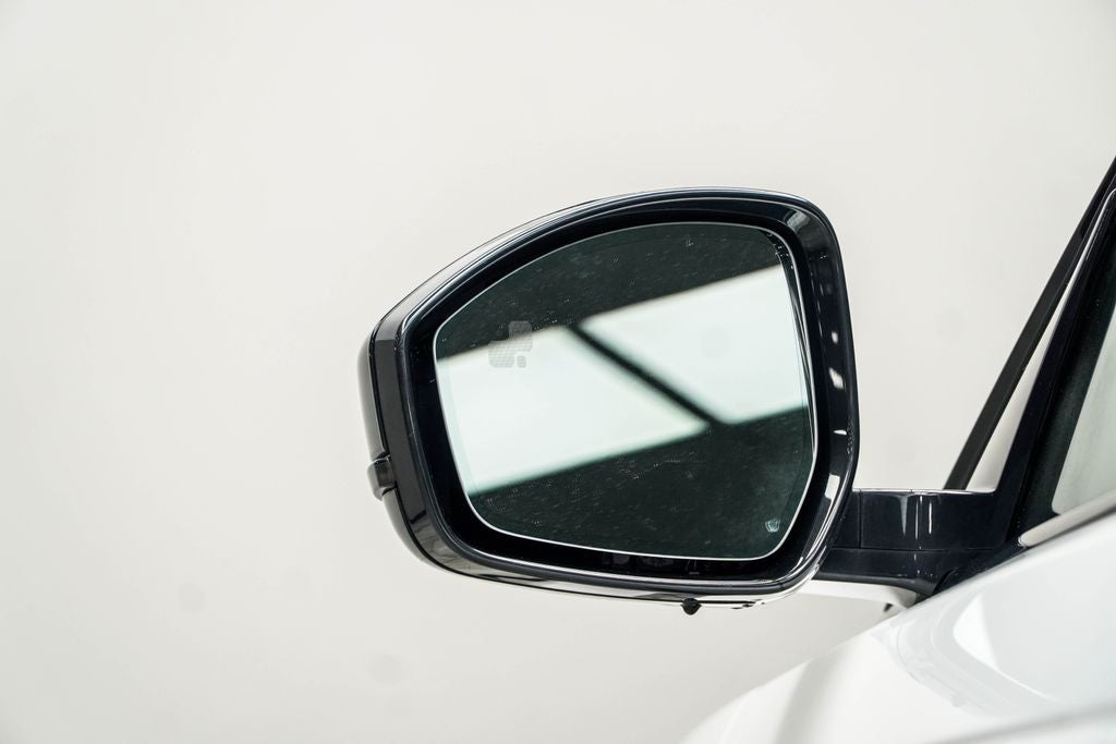 2025 Land Rover Range Rover Velar Dynamic SE