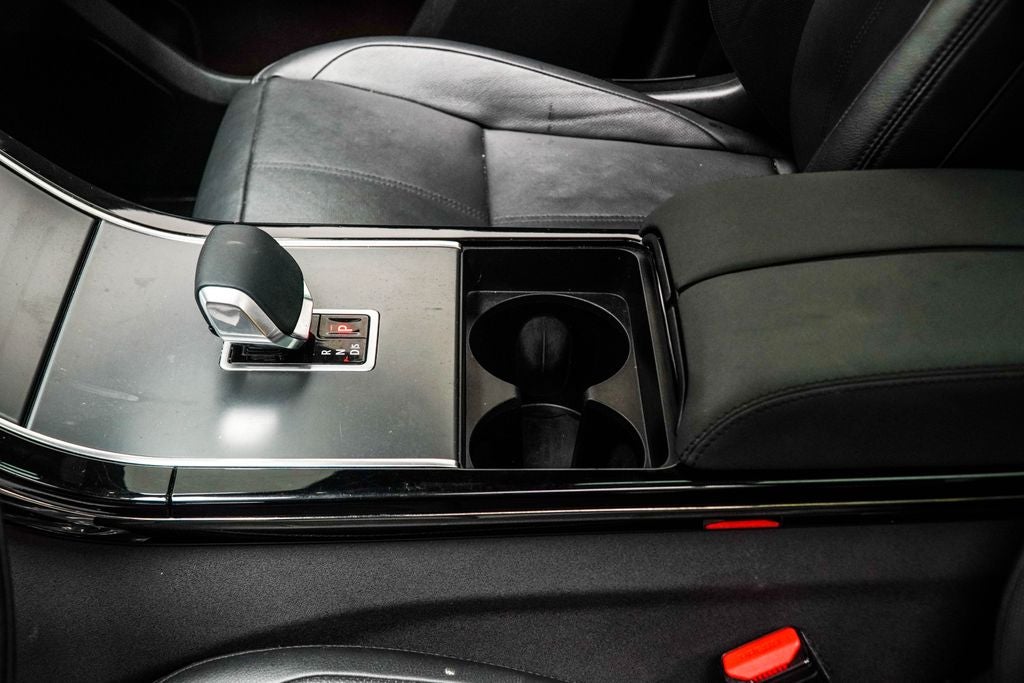 2025 Land Rover Range Rover Velar Dynamic SE