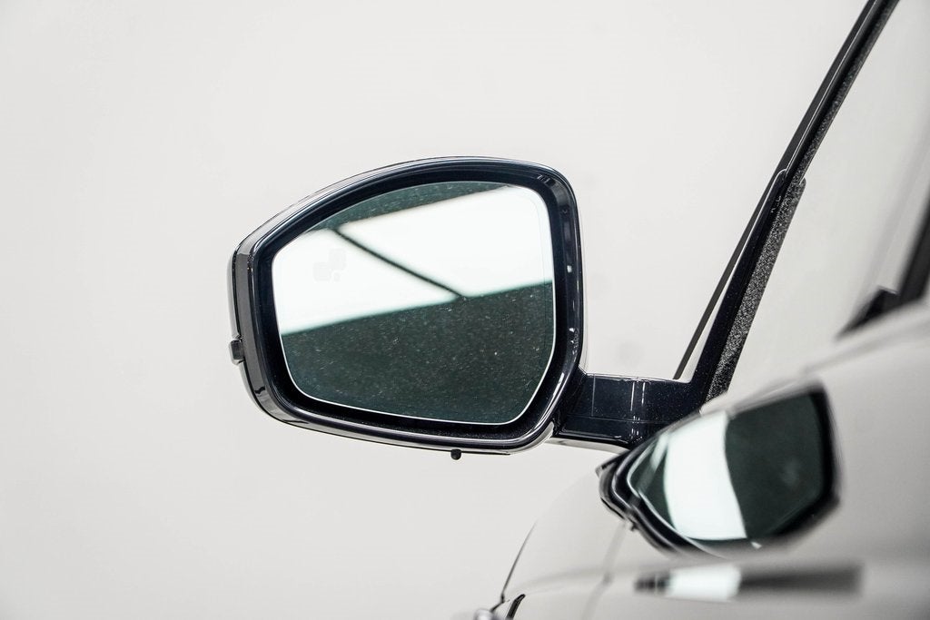 2025 Land Rover Range Rover Velar Dynamic SE