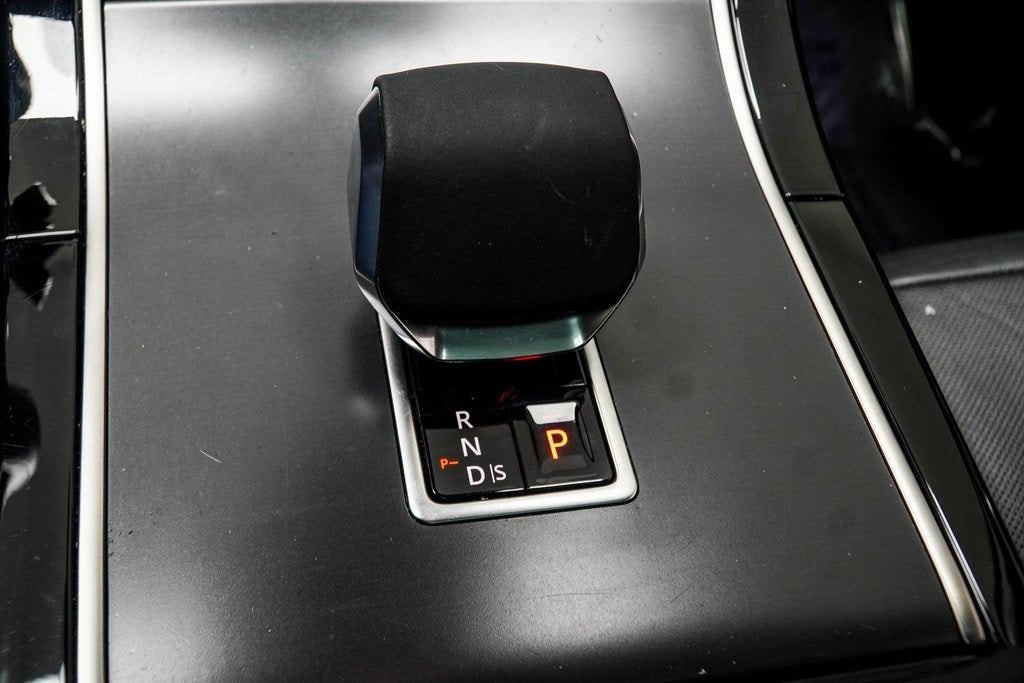 2025 Land Rover Range Rover Velar Dynamic SE