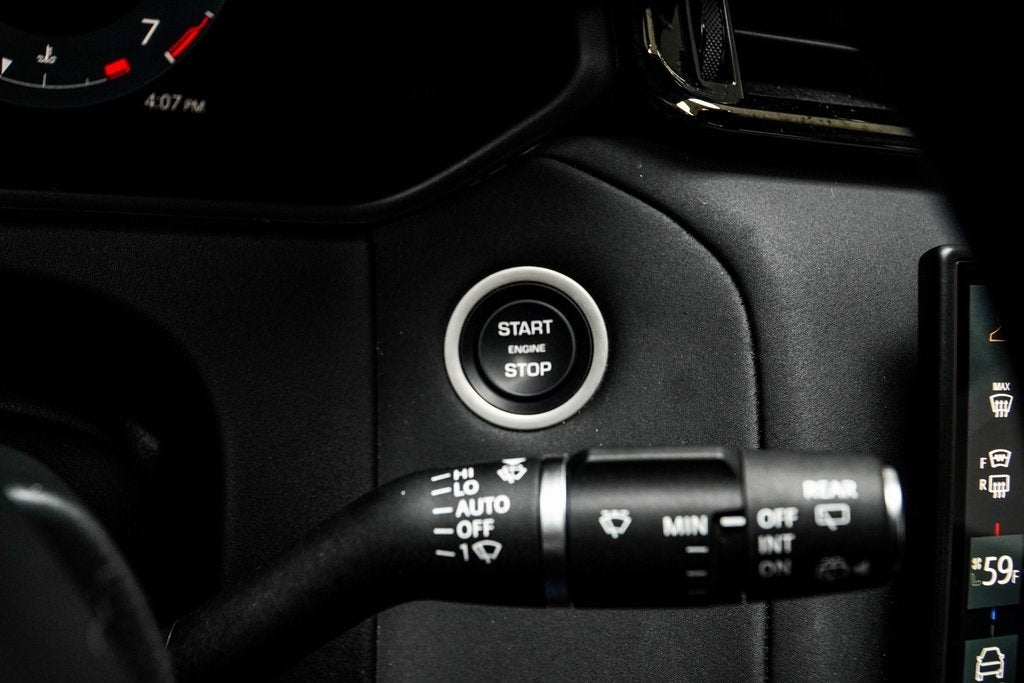 2025 Land Rover Range Rover Velar Dynamic SE