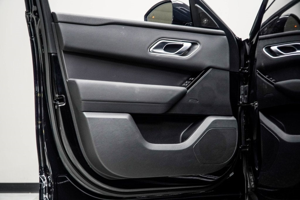 2025 Land Rover Range Rover Velar Dynamic SE