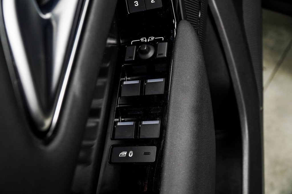 2025 Land Rover Range Rover Velar Dynamic SE