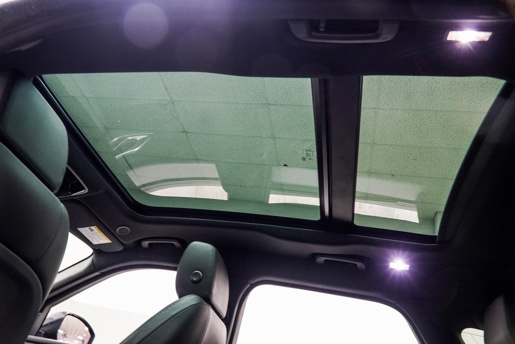 2025 Land Rover Range Rover Velar Dynamic SE