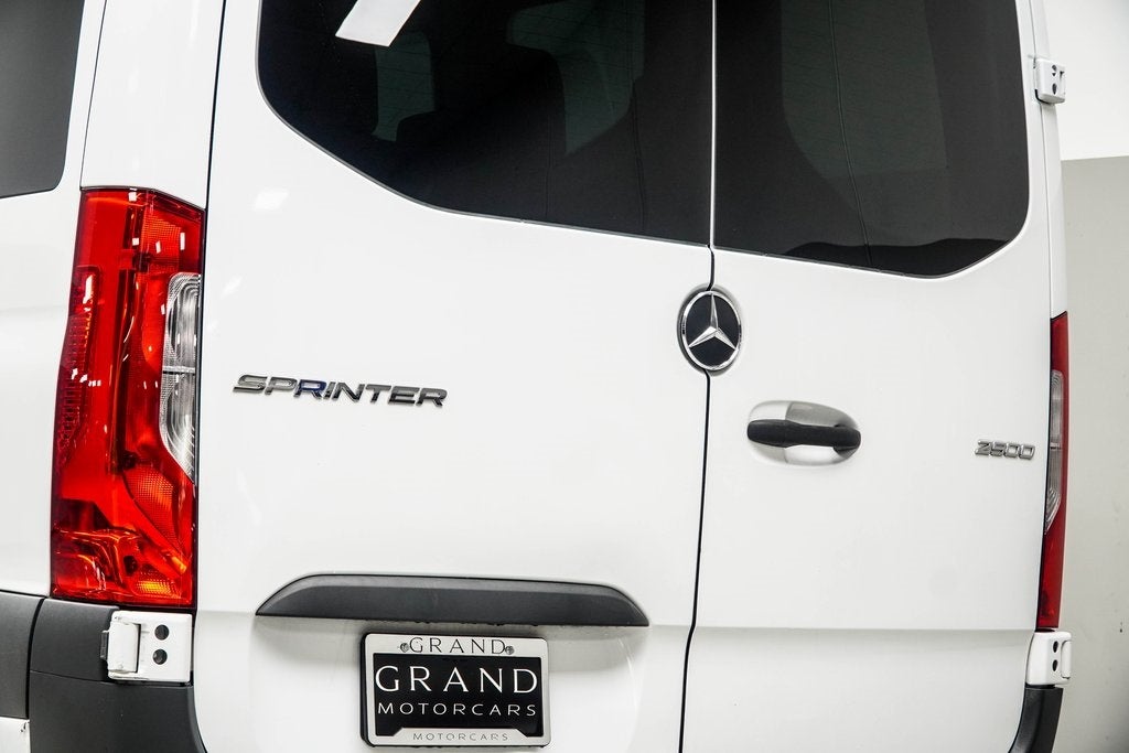 2021 Mercedes-Benz Sprinter 2500 Passenger 144 WB
