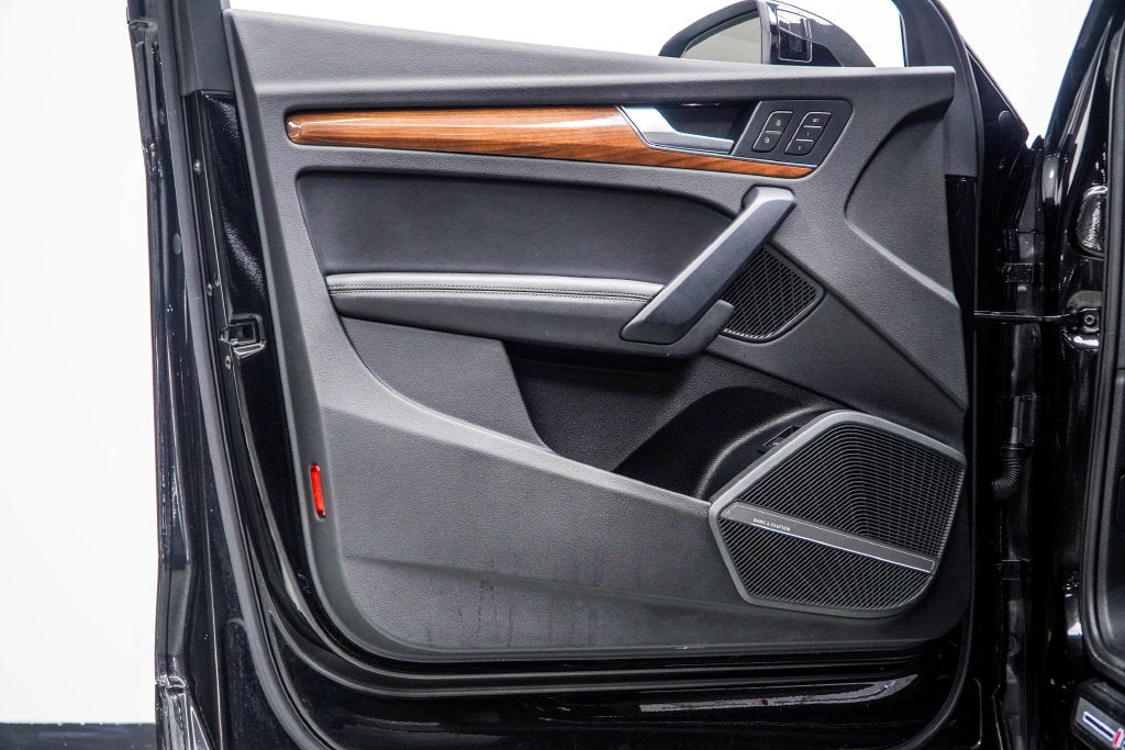 2023 Audi Q5 45 S line Premium quattro
