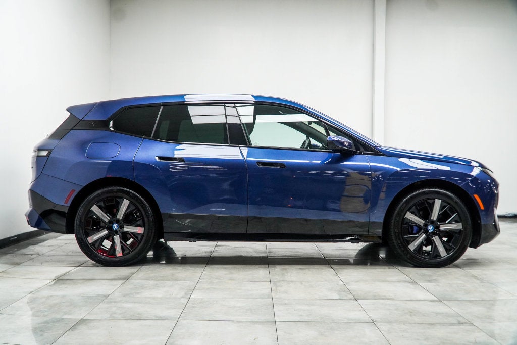 2025 BMW iX xDrive50