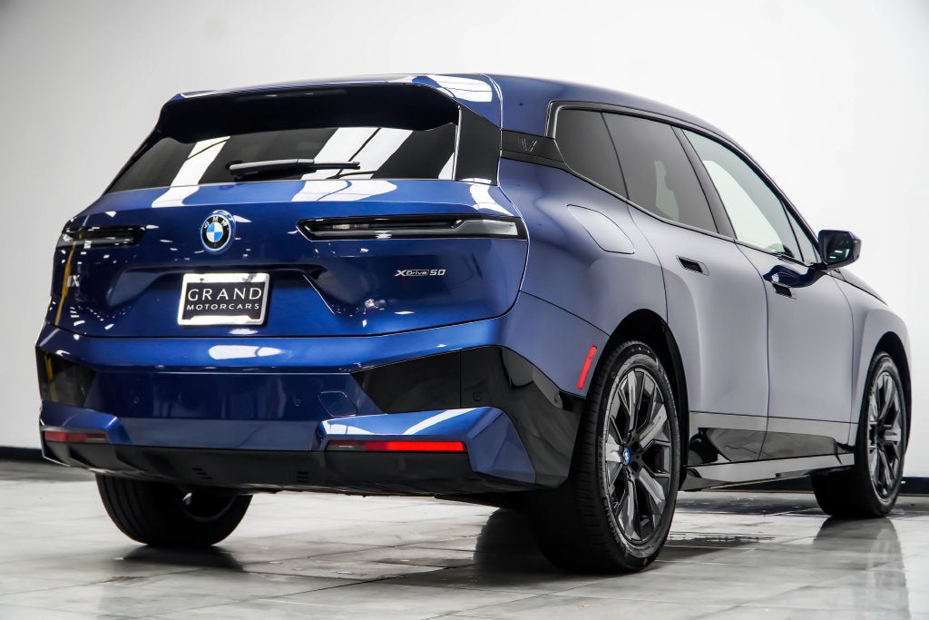 2025 BMW iX xDrive50