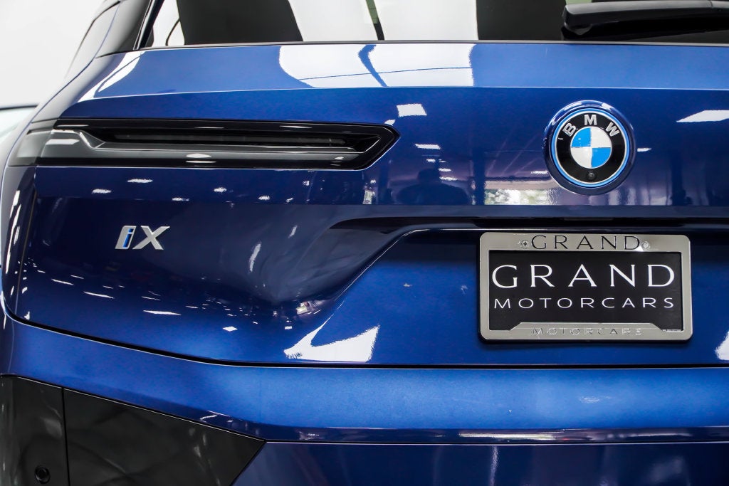 2025 BMW iX xDrive50