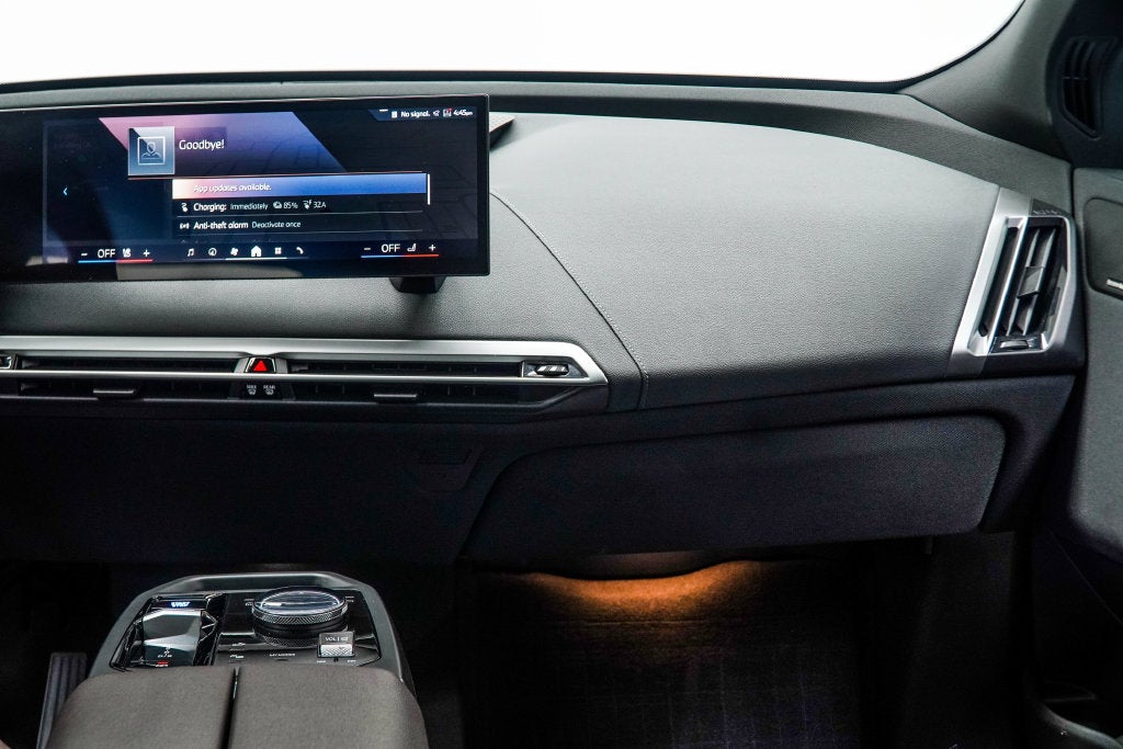 2025 BMW iX xDrive50