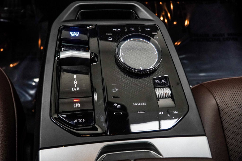 2025 BMW iX xDrive50