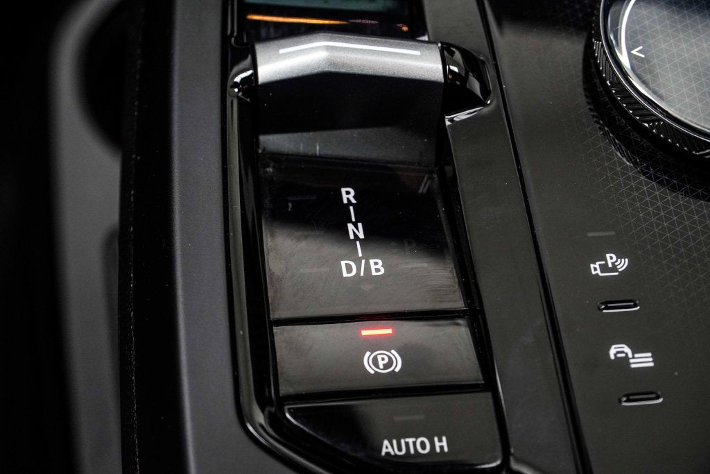 2025 BMW iX xDrive50