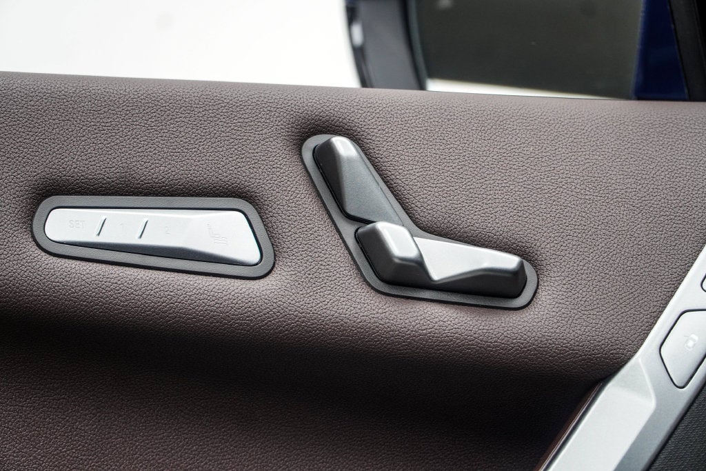 2025 BMW iX xDrive50