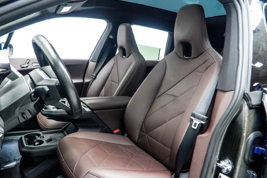 2025 BMW iX xDrive50