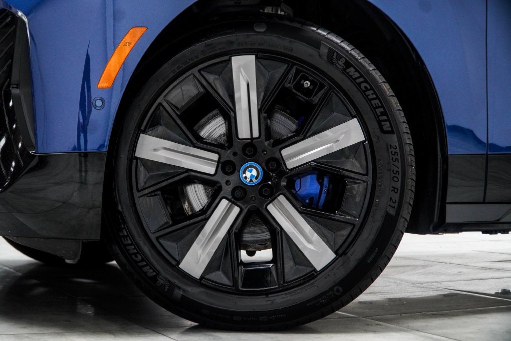 2025 BMW iX xDrive50