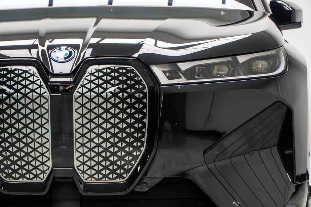 2023 BMW iX M60