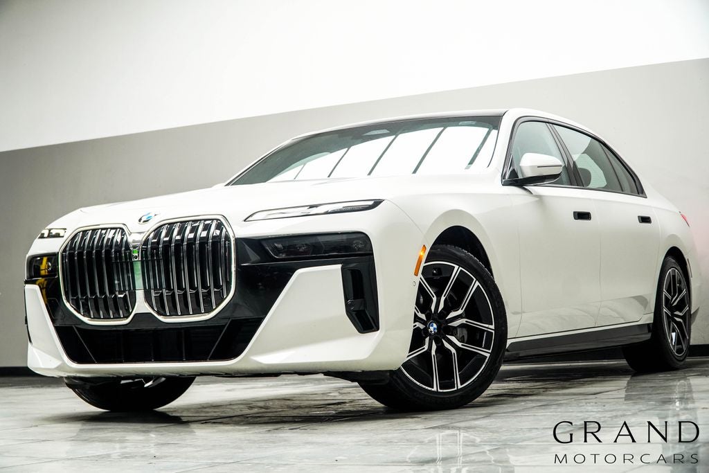 2025 BMW 7 Series 740i