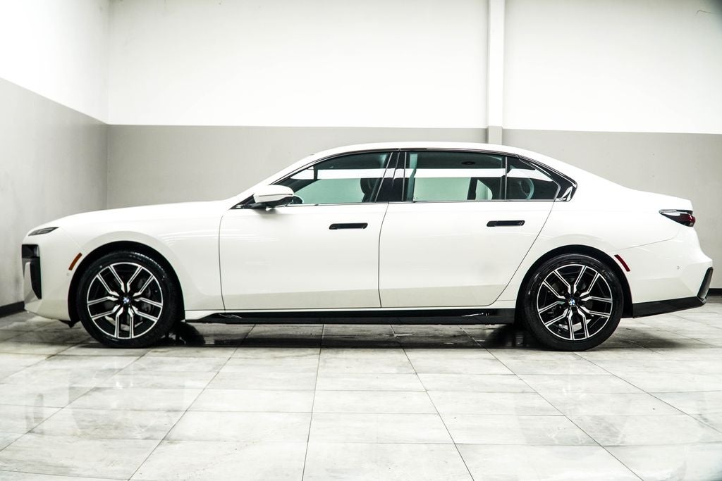 2025 BMW 7 Series 740i