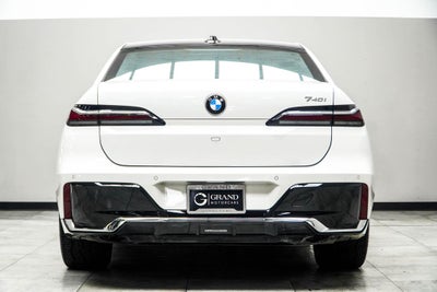 2025 BMW 7 Series 740i