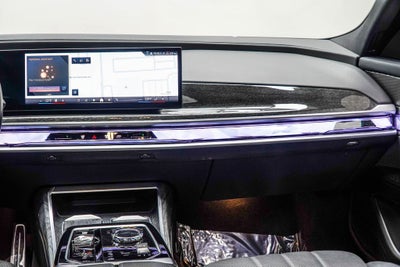 2025 BMW 7 Series 740i