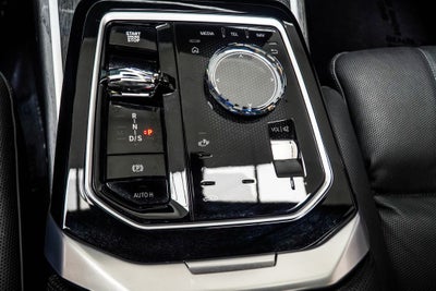 2025 BMW 7 Series 740i