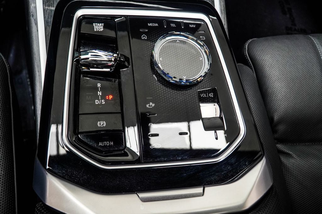 2025 BMW 7 Series 740i