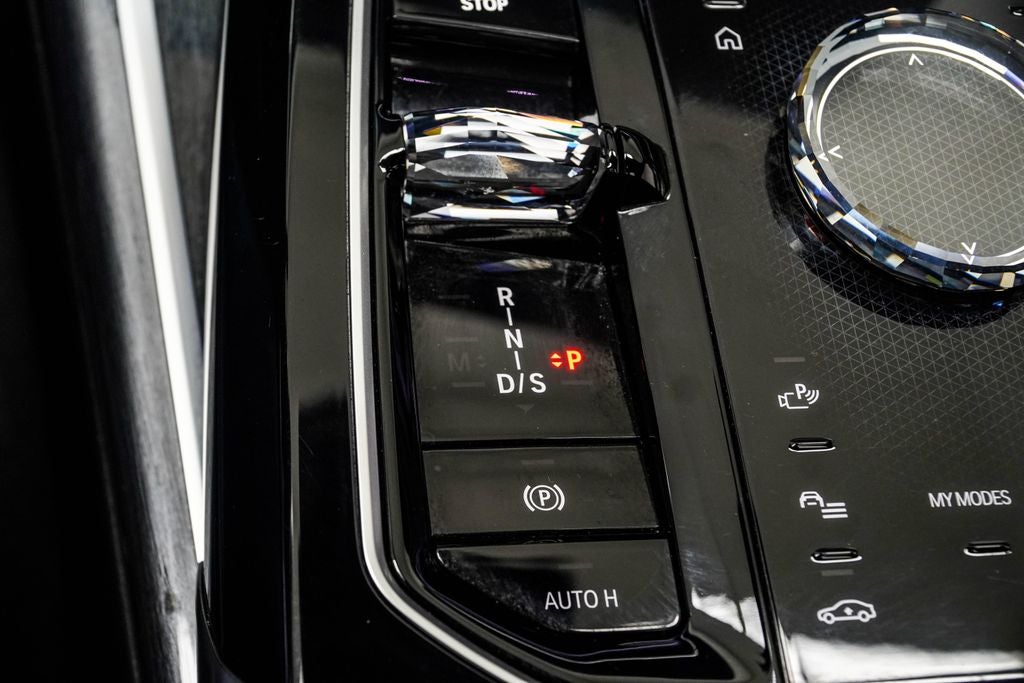 2025 BMW 7 Series 740i