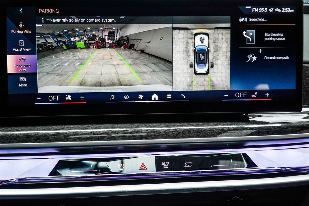 2025 BMW 7 Series 740i