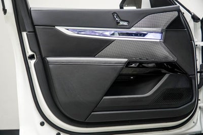 2025 BMW 7 Series 740i