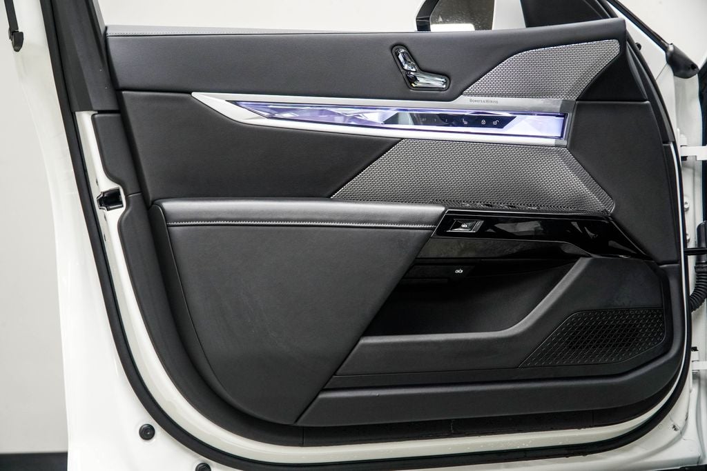 2025 BMW 7 Series 740i