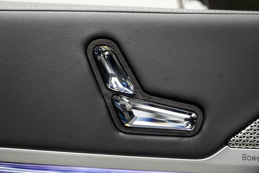 2025 BMW 7 Series 740i