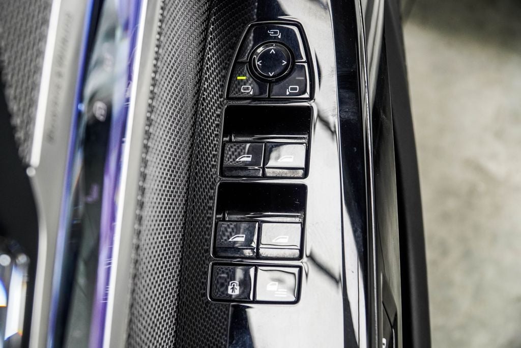 2025 BMW 7 Series 740i