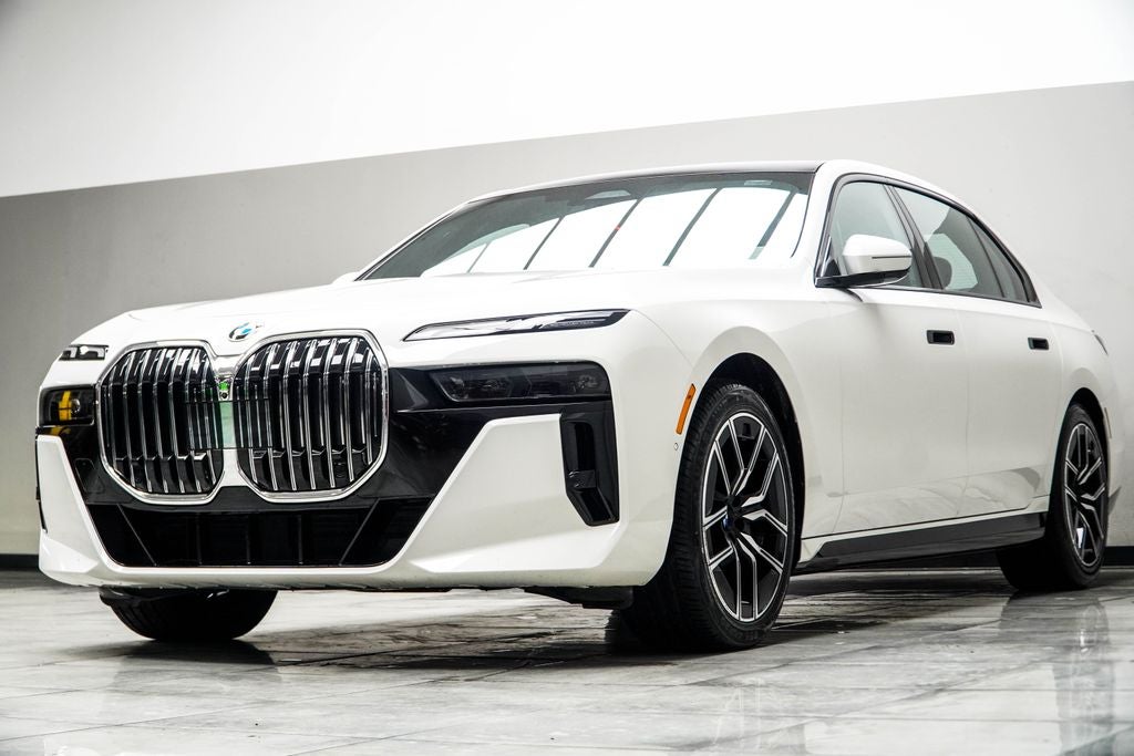 2025 BMW 7 Series 740i