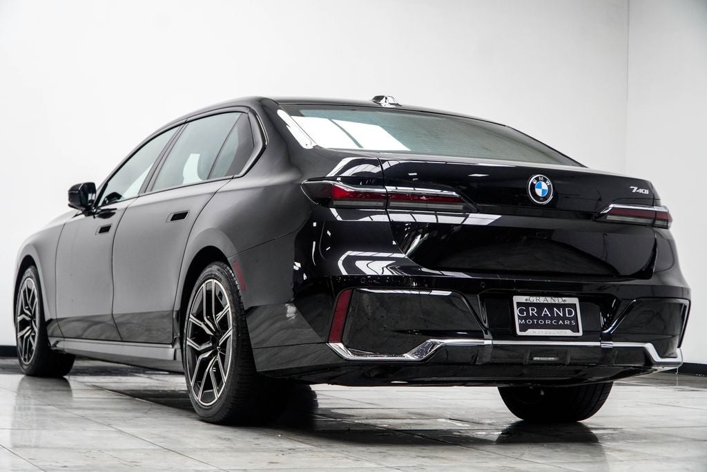2024 BMW 7 Series 740i