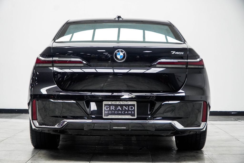 2024 BMW 7 Series 740i