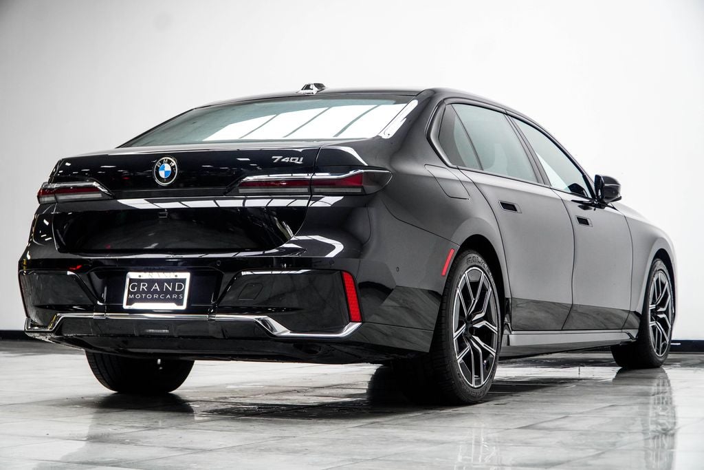 2024 BMW 7 Series 740i