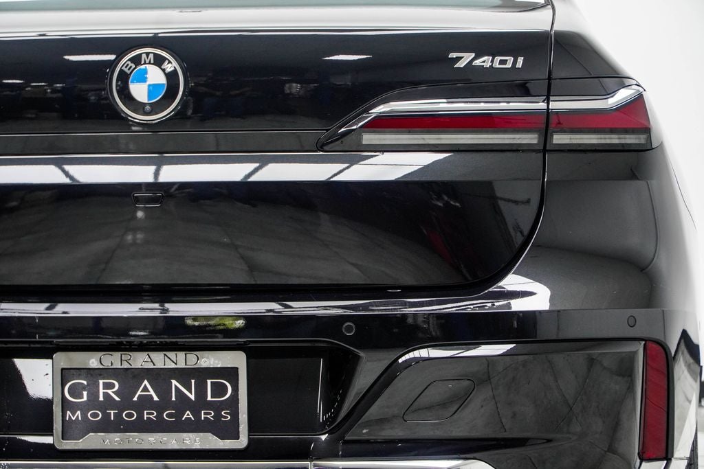 2024 BMW 7 Series 740i