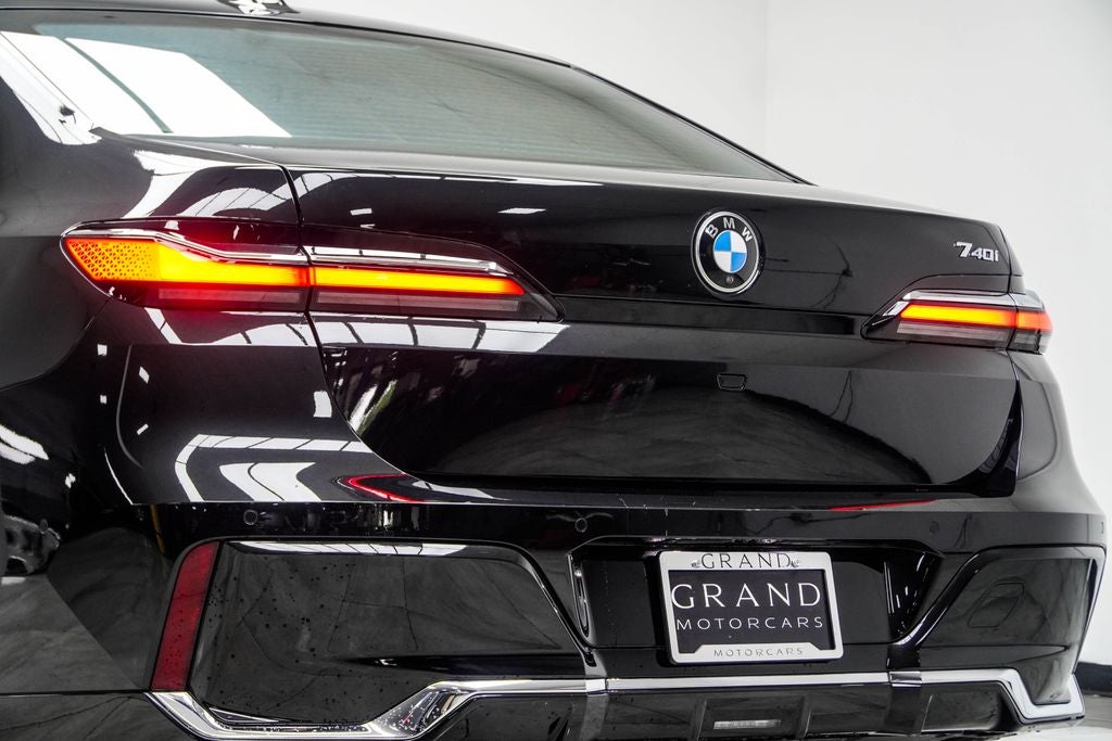 2024 BMW 7 Series 740i