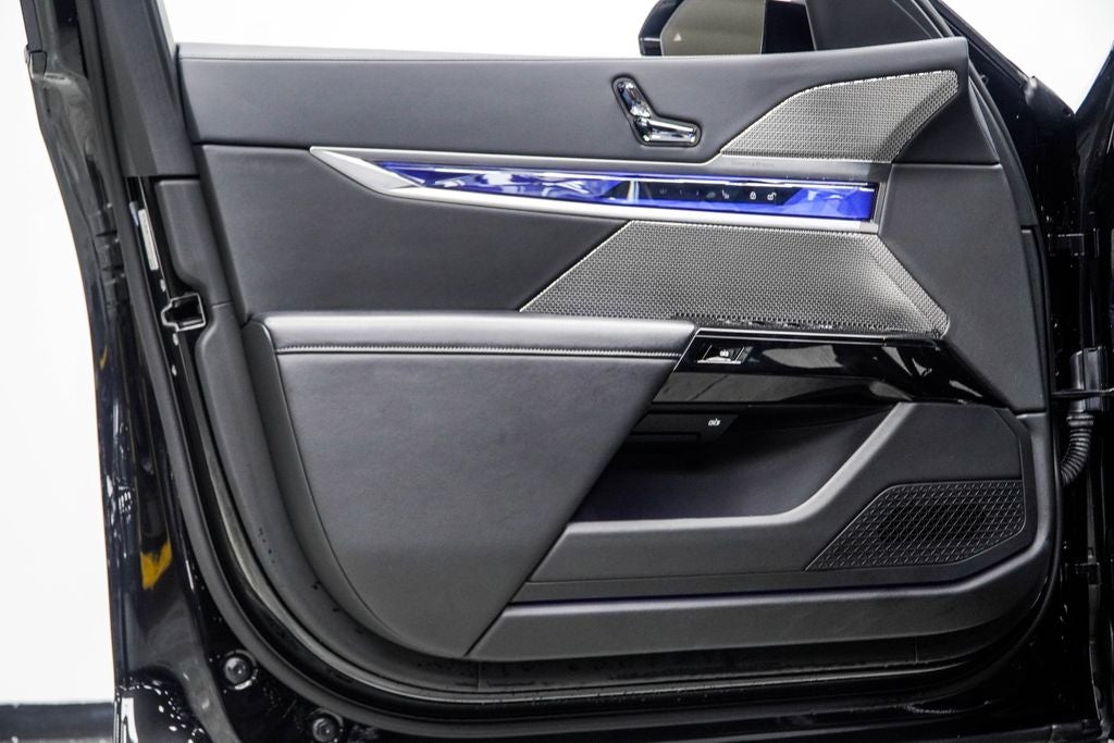 2024 BMW 7 Series 740i