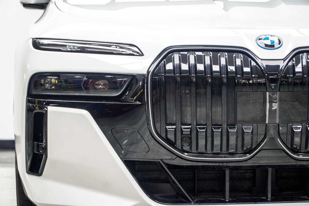 2025 BMW 7 Series 750e xDrive