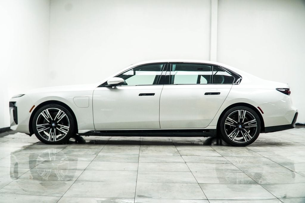 2025 BMW 7 Series 750e xDrive