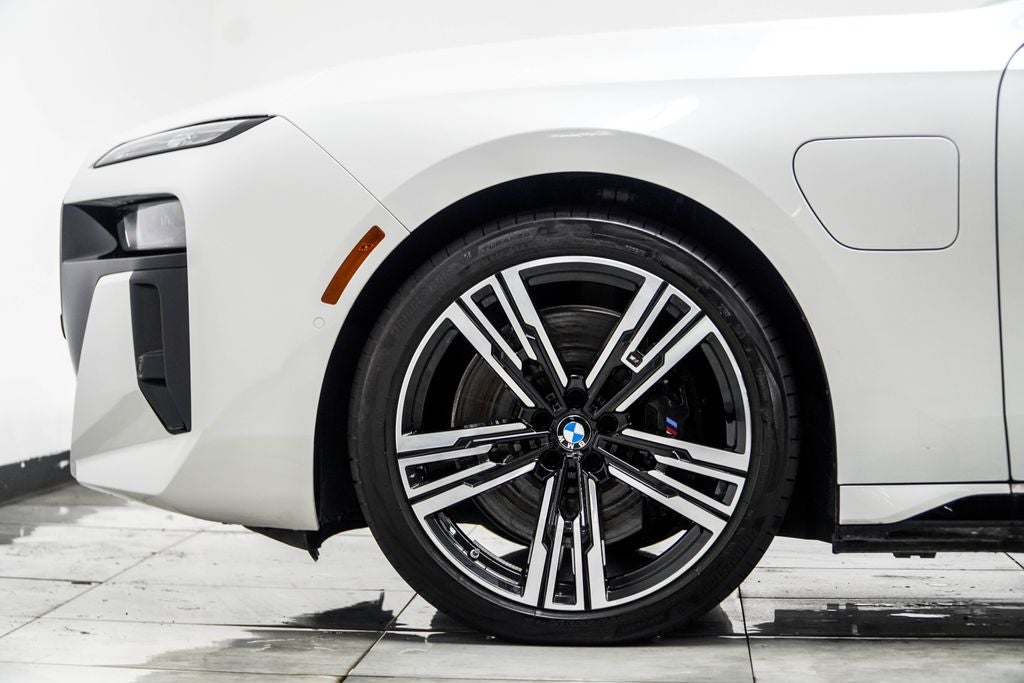 2025 BMW 7 Series 750e xDrive