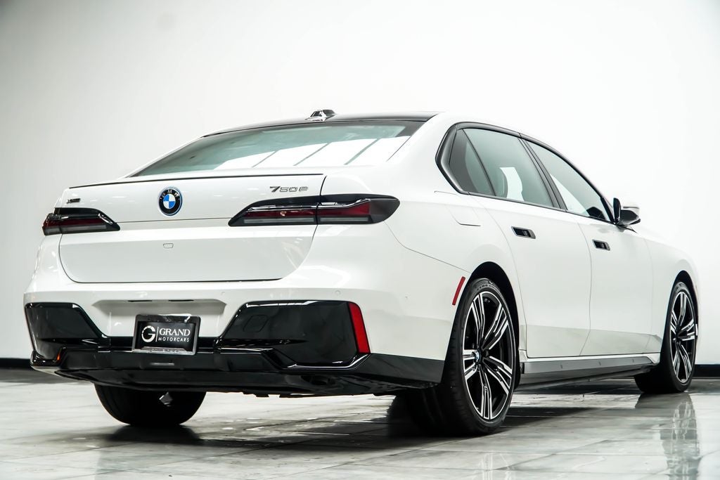 2025 BMW 7 Series 750e xDrive