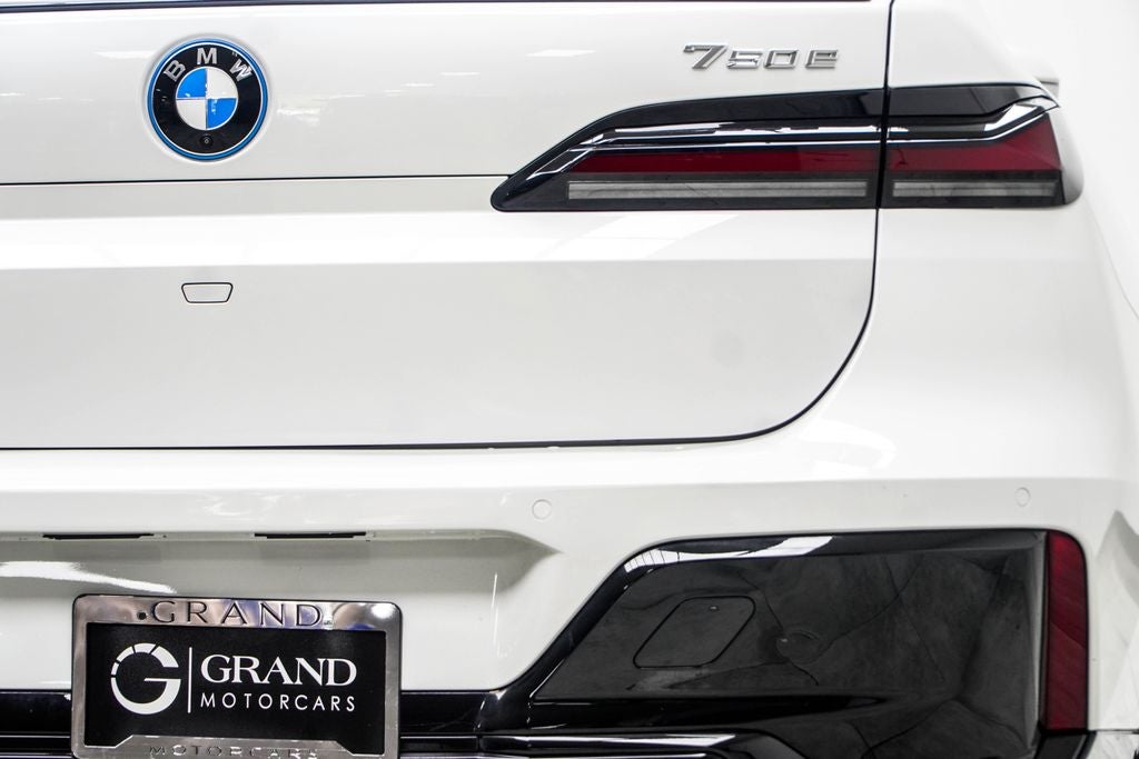 2025 BMW 7 Series 750e xDrive