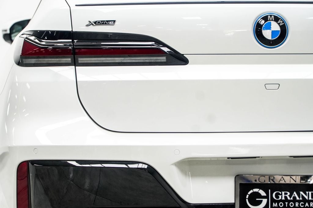 2025 BMW 7 Series 750e xDrive