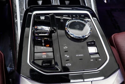 2025 BMW 7 Series 750e xDrive